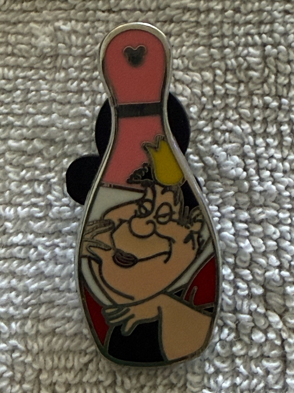 Disney Queen of Hearts Hidden Mickey Bowling Pin Villains 2008